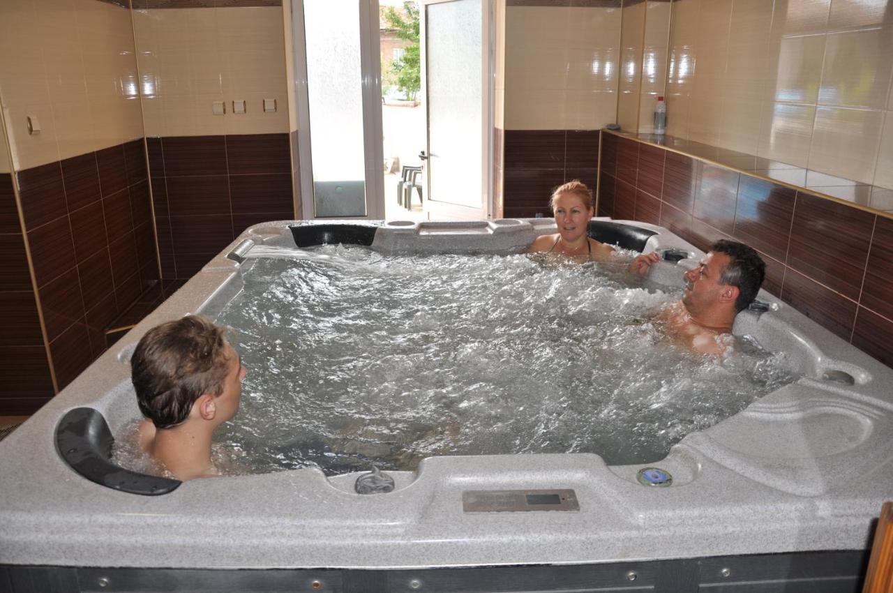 Family Hotel Dalia Βέλινγκραντ Εξωτερικό φωτογραφία