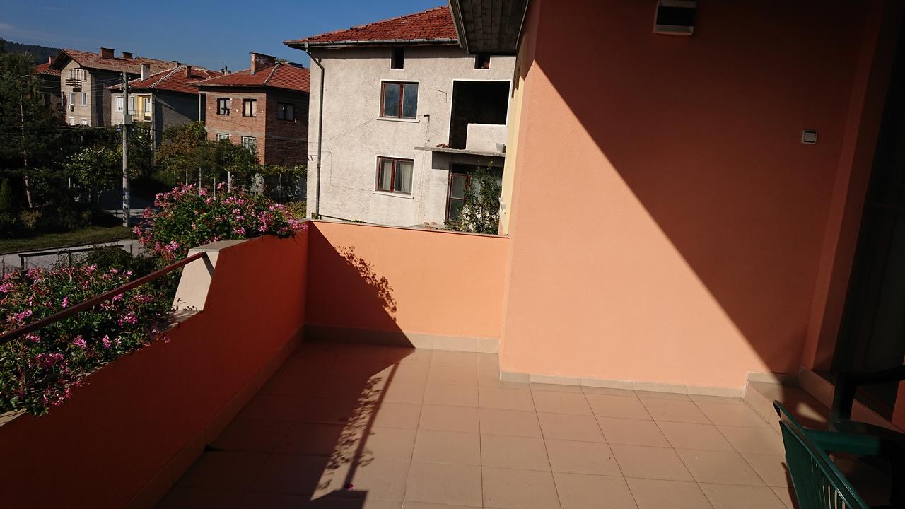 Family Hotel Dalia Βέλινγκραντ Εξωτερικό φωτογραφία